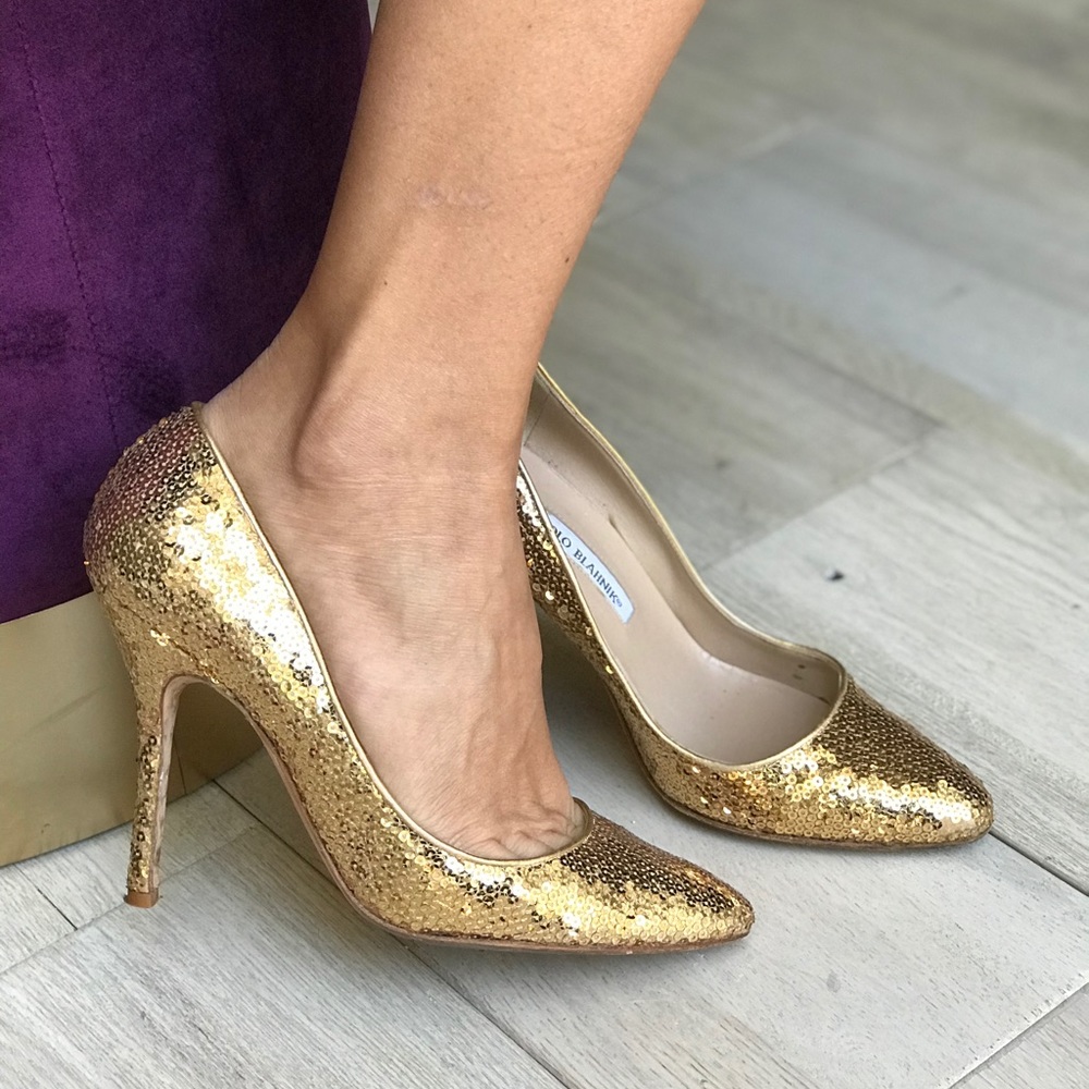 Manolo Blahnik gold glitter pumps EU38